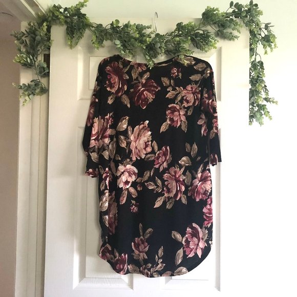 Black Floral Top - Picture 3 of 4